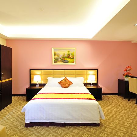 ฮอลล์มาร์ค คราวน์ โฮเต็ล Hotel Malacca ภายนอก รูปภาพ