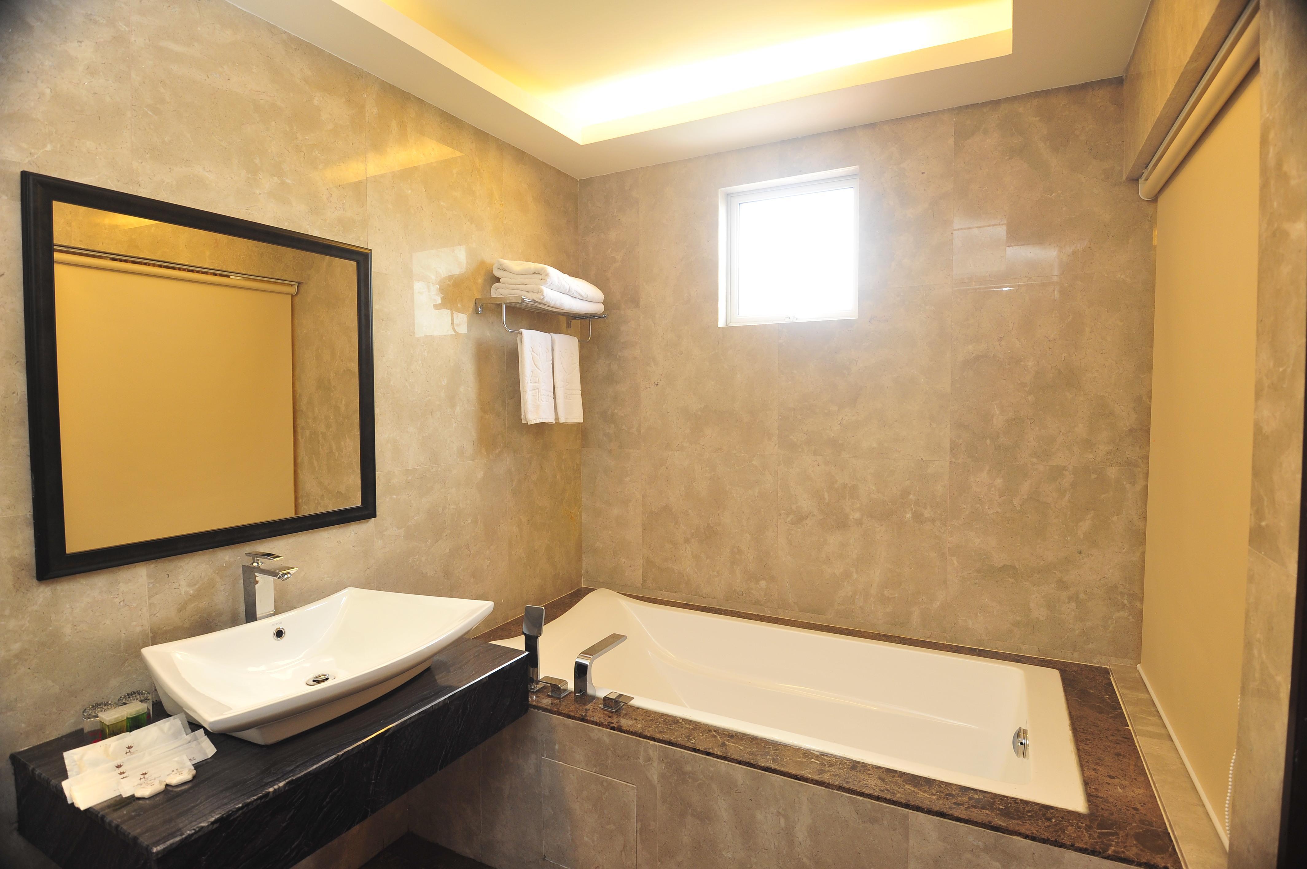 ฮอลล์มาร์ค คราวน์ โฮเต็ล Hotel Malacca ภายนอก รูปภาพ