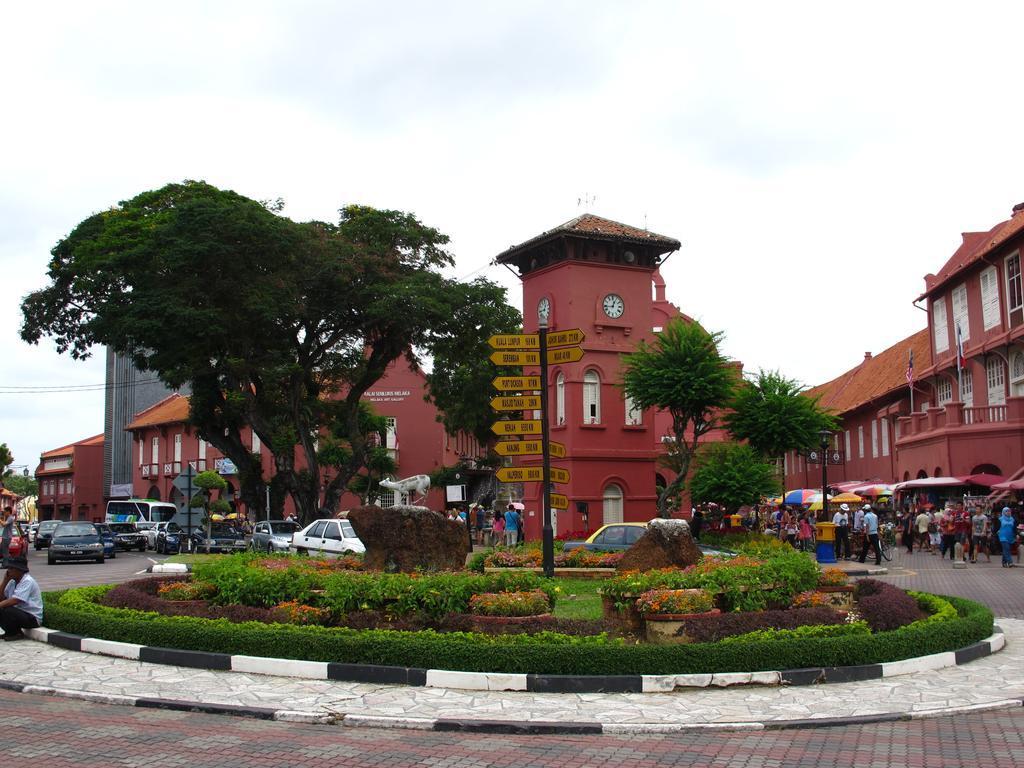 ฮอลล์มาร์ค คราวน์ โฮเต็ล Hotel Malacca ภายนอก รูปภาพ
