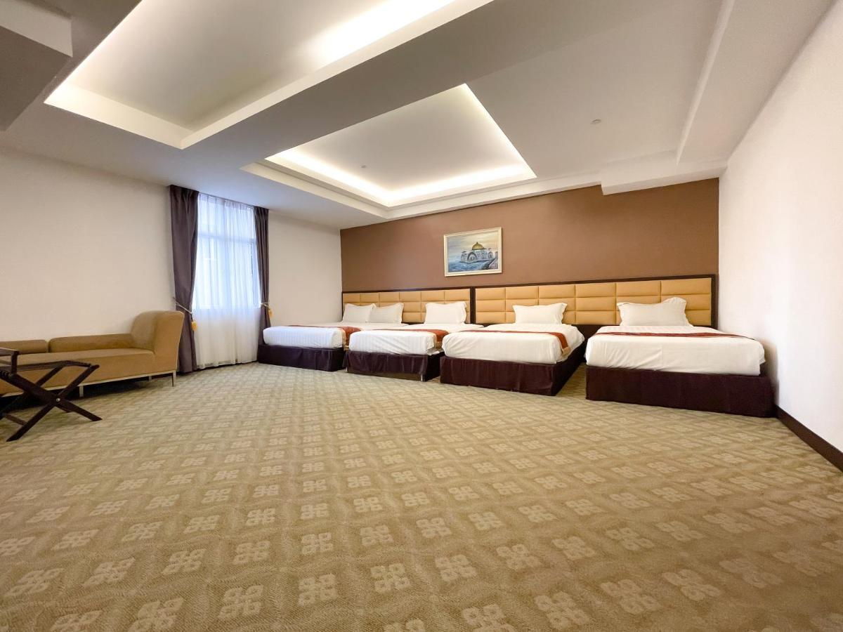 ฮอลล์มาร์ค คราวน์ โฮเต็ล Hotel Malacca ภายนอก รูปภาพ