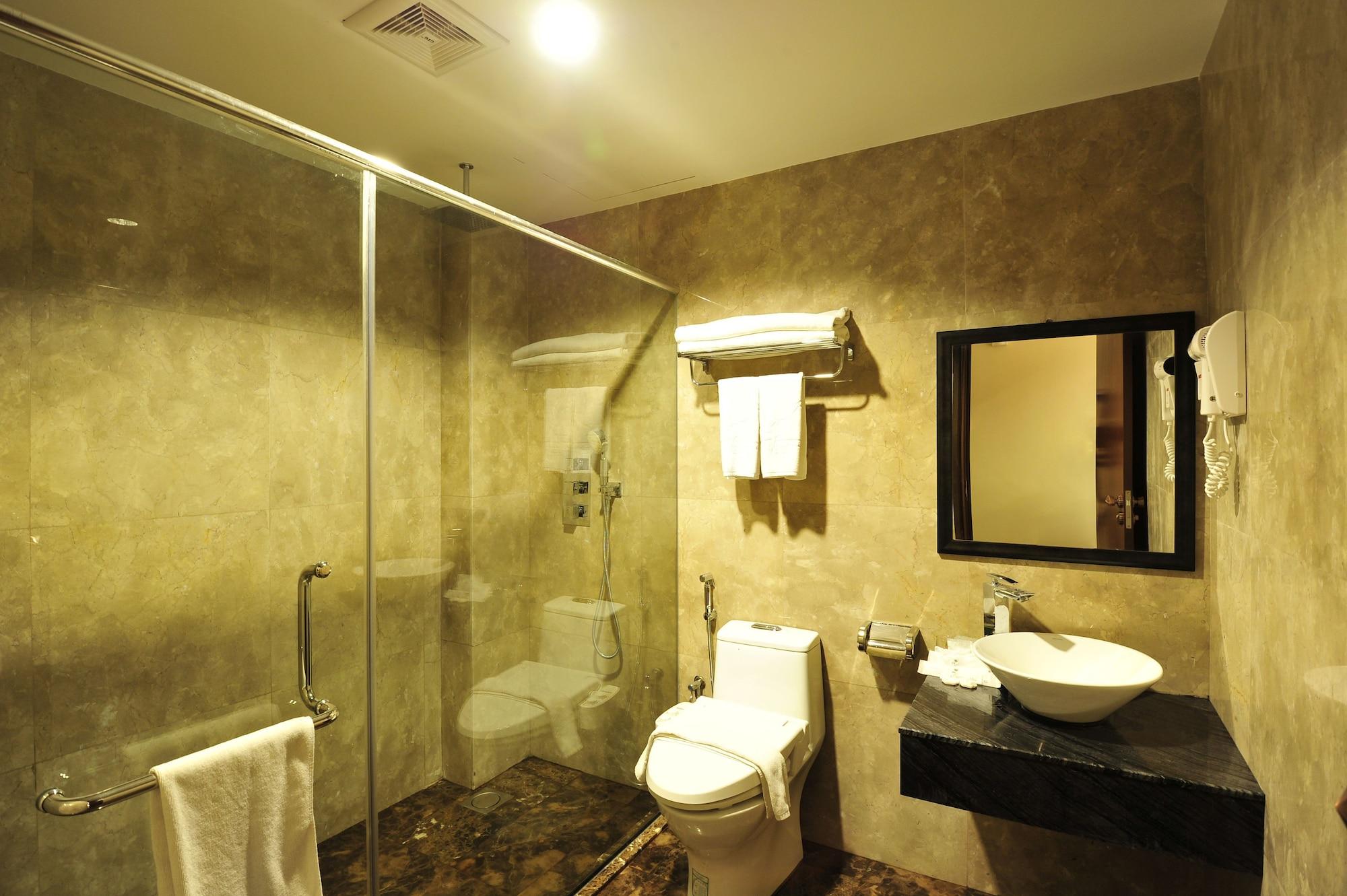 ฮอลล์มาร์ค คราวน์ โฮเต็ล Hotel Malacca ภายนอก รูปภาพ