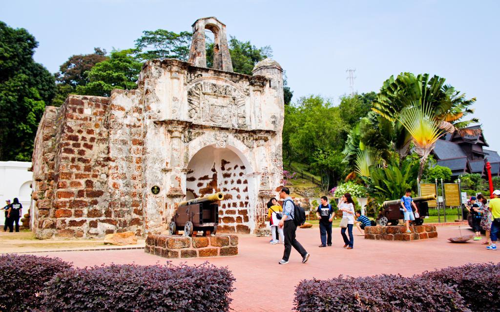 ฮอลล์มาร์ค คราวน์ โฮเต็ล Hotel Malacca ภายนอก รูปภาพ