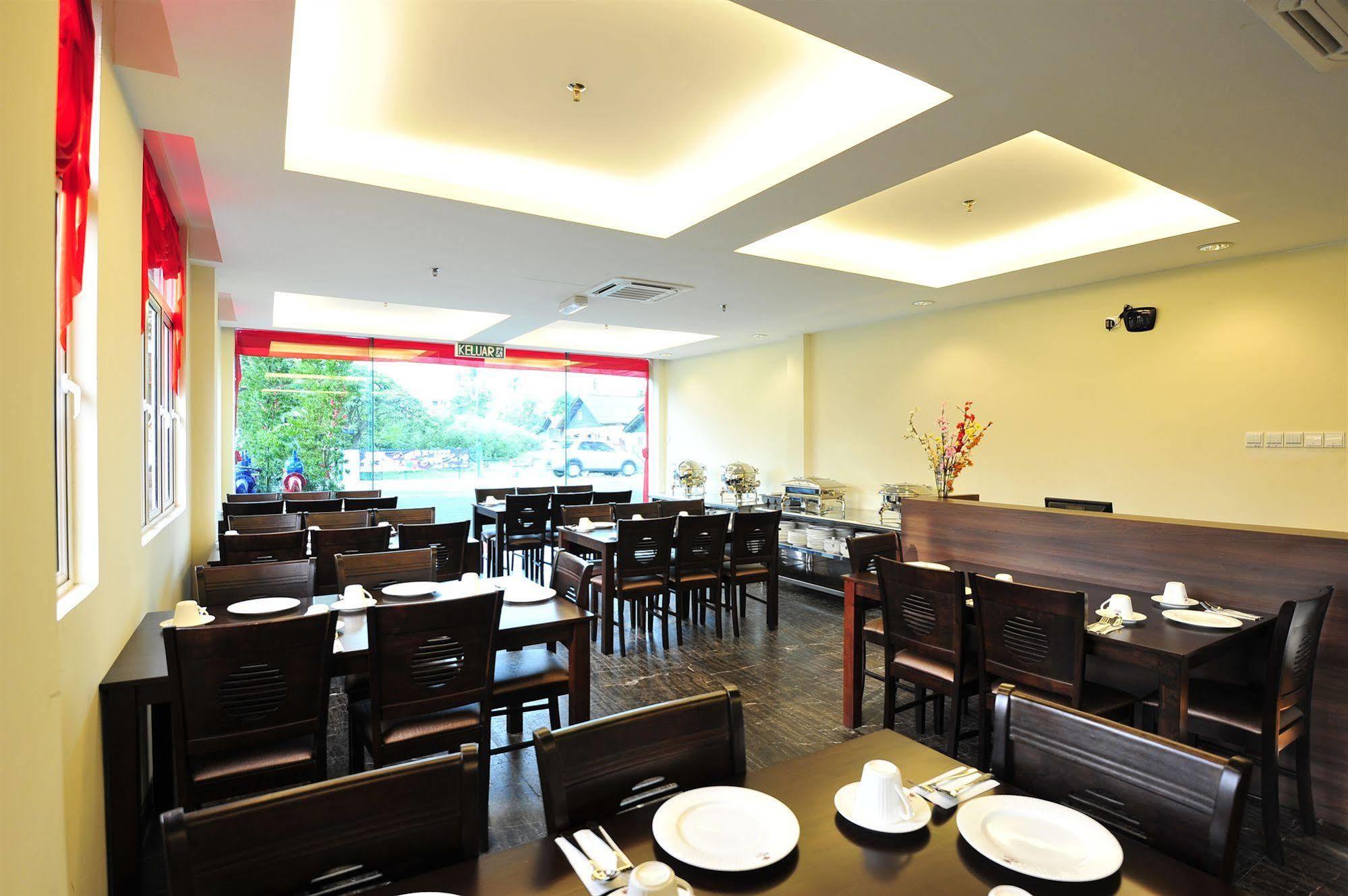 ฮอลล์มาร์ค คราวน์ โฮเต็ล Hotel Malacca ภายนอก รูปภาพ