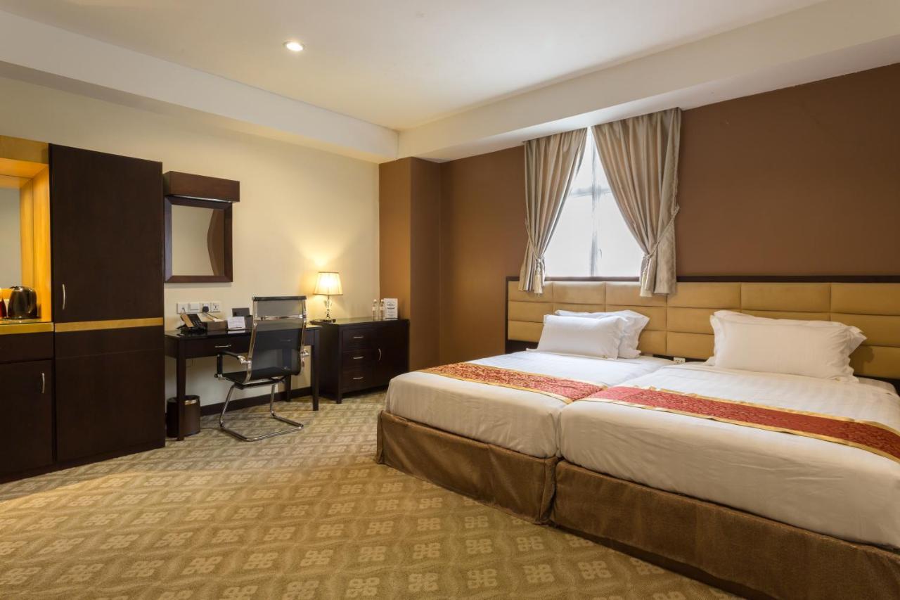 ฮอลล์มาร์ค คราวน์ โฮเต็ล Hotel Malacca ภายนอก รูปภาพ